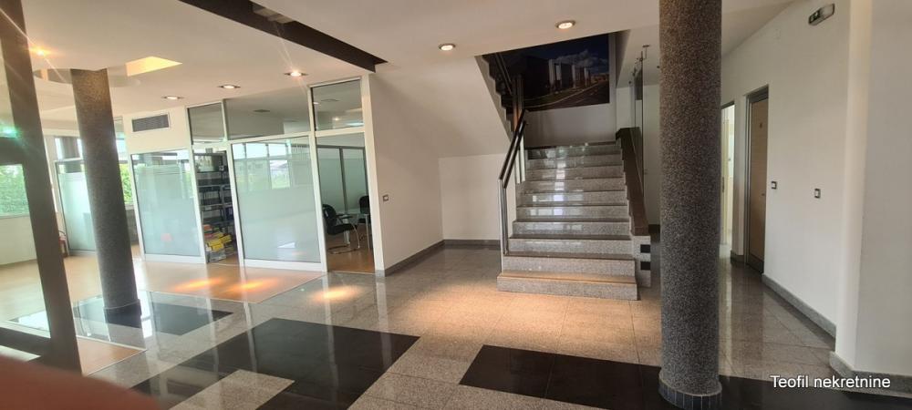 Slika 3 - Vojački put,  Lokal za izdavanje, 1700m2, 15.000€