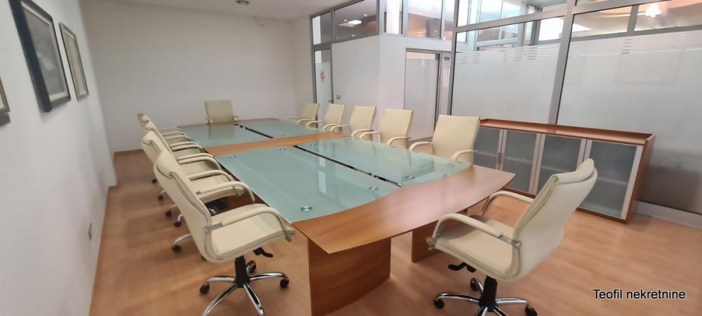 Slika 8 - Vojački put,  Lokal za izdavanje, 1700m2, 15.000€