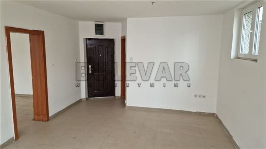 Slika 1 - Knjaževačka,  Lokal za izdavanje, 52m2, 400€