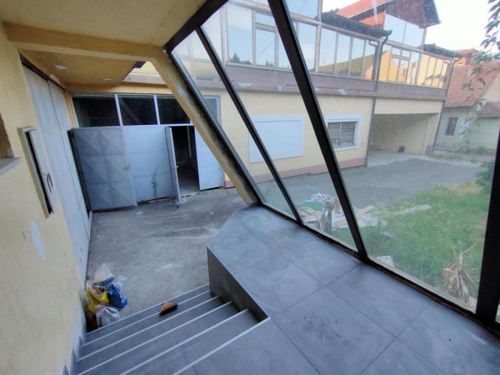 Slika 3 -  Lokal za izdavanje, 460m2, 1.900€