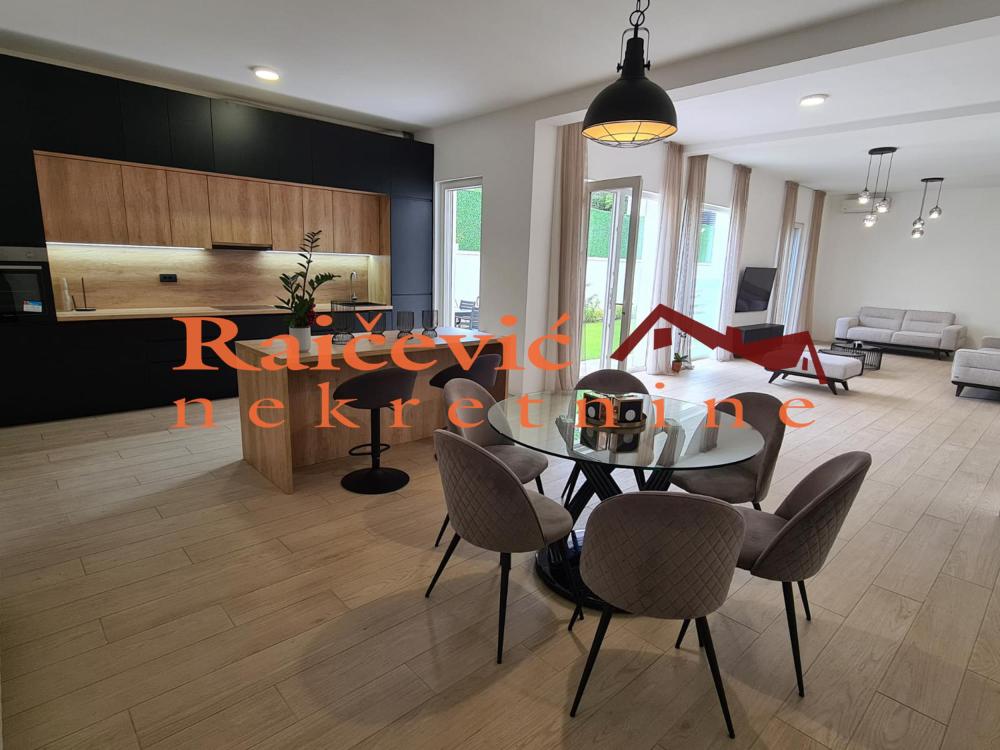 Slika 1 - Velisava Vulovica, Šestosoban stan na prodaju, 220m2, 950.000€