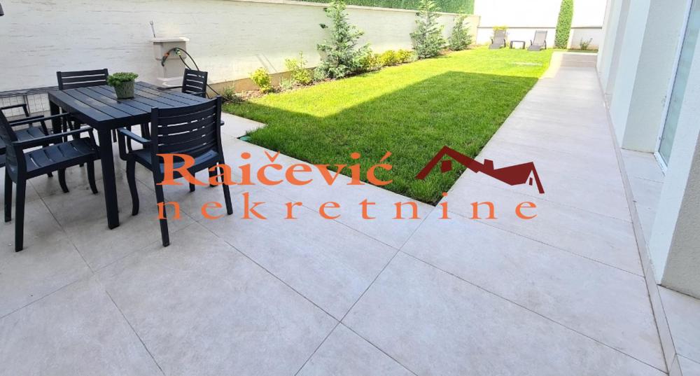 Slika 4 - Velisava Vulovica, Šestosoban stan na prodaju, 220m2, 950.000€