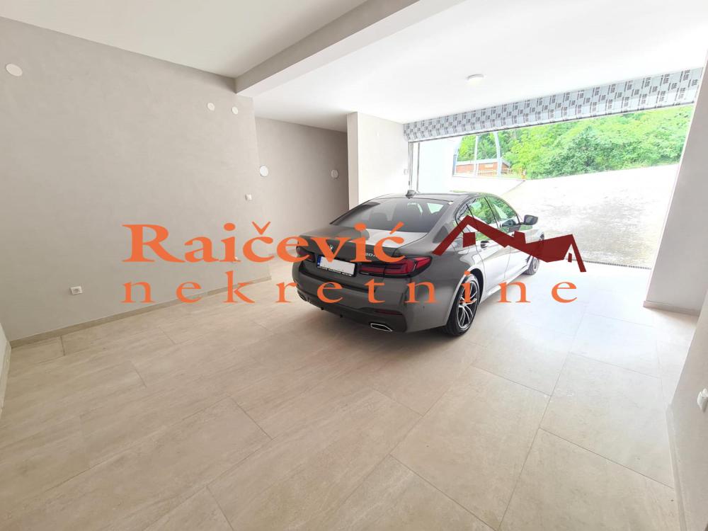 Slika 7 - Velisava Vulovica, Četvorosoban stan na prodaju, 180m2, 900.000€