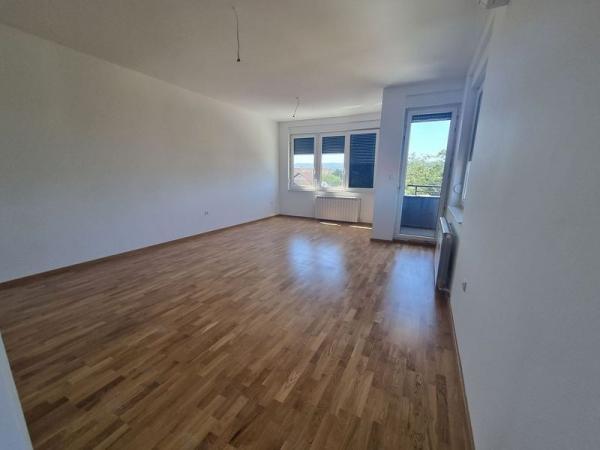 Glavna slika -Četvorosoban stan na prodaju, 101m2, 218.350€