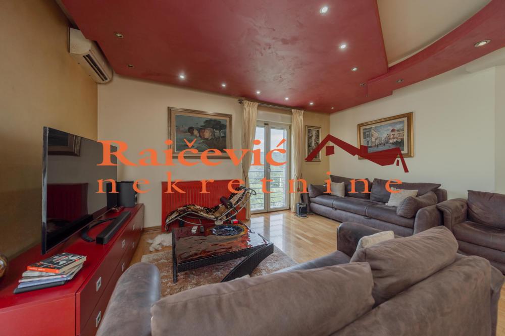 Slika 1 - Aleksandra Tirnanica Tirketa, Četvorosoban stan na prodaju, 142m2, 380.000€