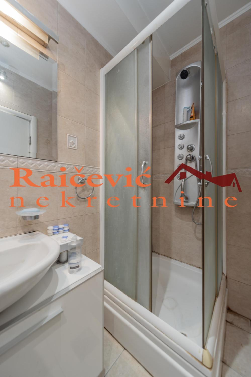 Slika 8 - Aleksandra Tirnanica Tirketa, Četvorosoban stan na prodaju, 142m2, 380.000€