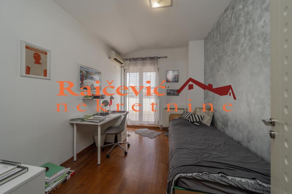 Slika 11 - Aleksandra Tirnanica Tirketa, Četvorosoban stan na prodaju, 142m2, 380.000€