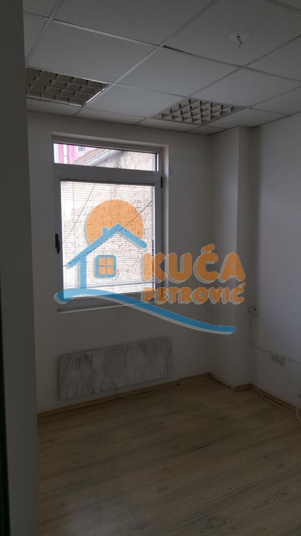 Slika 3 - Kralja Stefana Prvovenčanog,  Lokal za izdavanje, 150m2, 1.800€