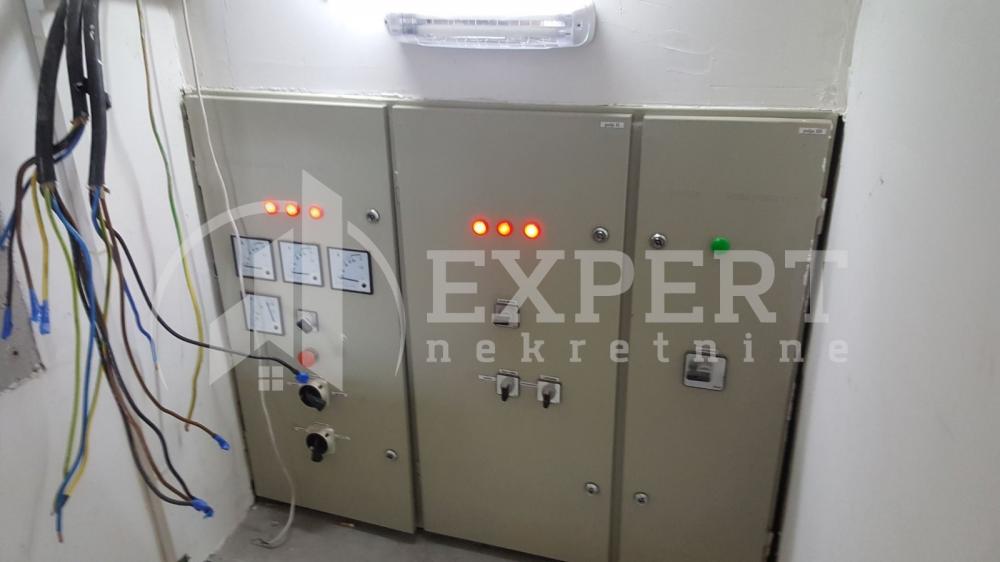 Slika 7 - Kralja Stefana Prvovenčanog,  Lokal za izdavanje, 150m2, 1.800€