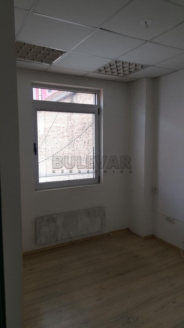 Slika 3 - Kralja Stefana Prvovenčanog,  Lokal za izdavanje, 150m2, 1.800€