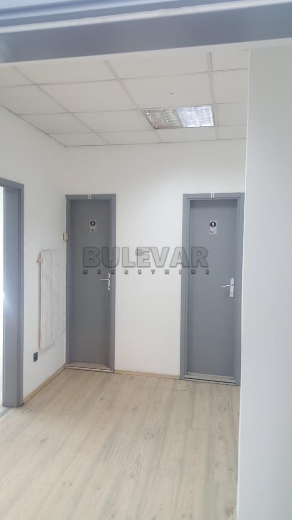 Slika 9 - Kralja Stefana Prvovenčanog,  Lokal za izdavanje, 150m2, 1.800€