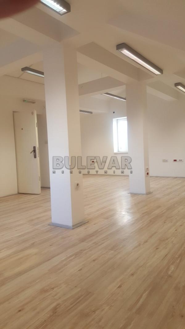 Slika 6 - Kralja Stefana Prvovenčanog,  Lokal za izdavanje, 150m2, 1.800€