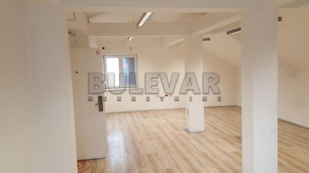 Slika 1 - Kralja Stefana Prvovenčanog,  Lokal za izdavanje, 150m2, 1.800€