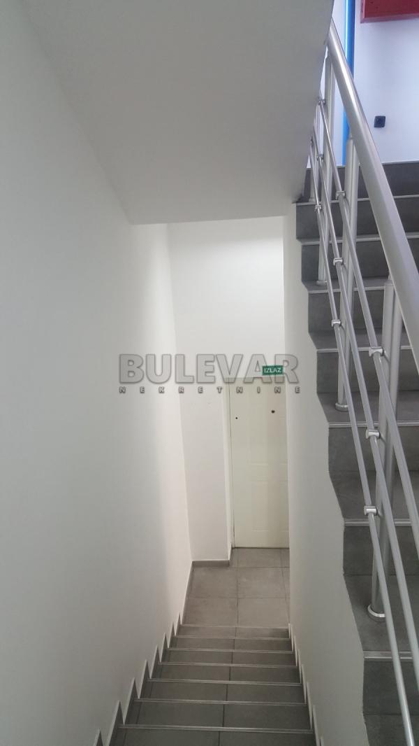 Slika 5 - Kralja Stefana Prvovenčanog,  Lokal za izdavanje, 150m2, 1.800€