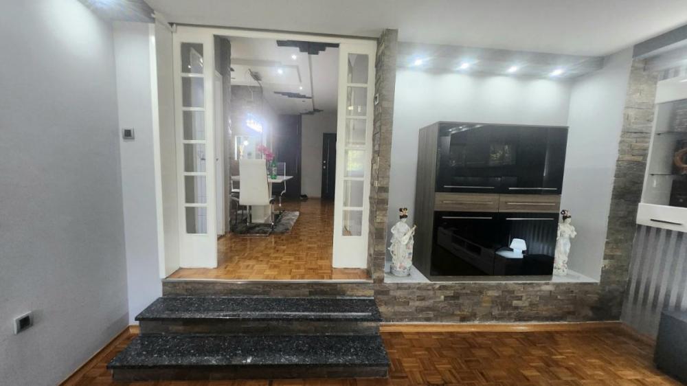 Slika 8 - Trosoban stan na prodaju, 89m2, 300.000€