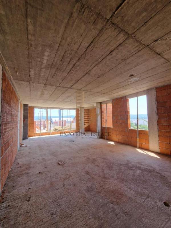 Slika 2 - Četvorosoban stan na prodaju, 197m2, 378.200€