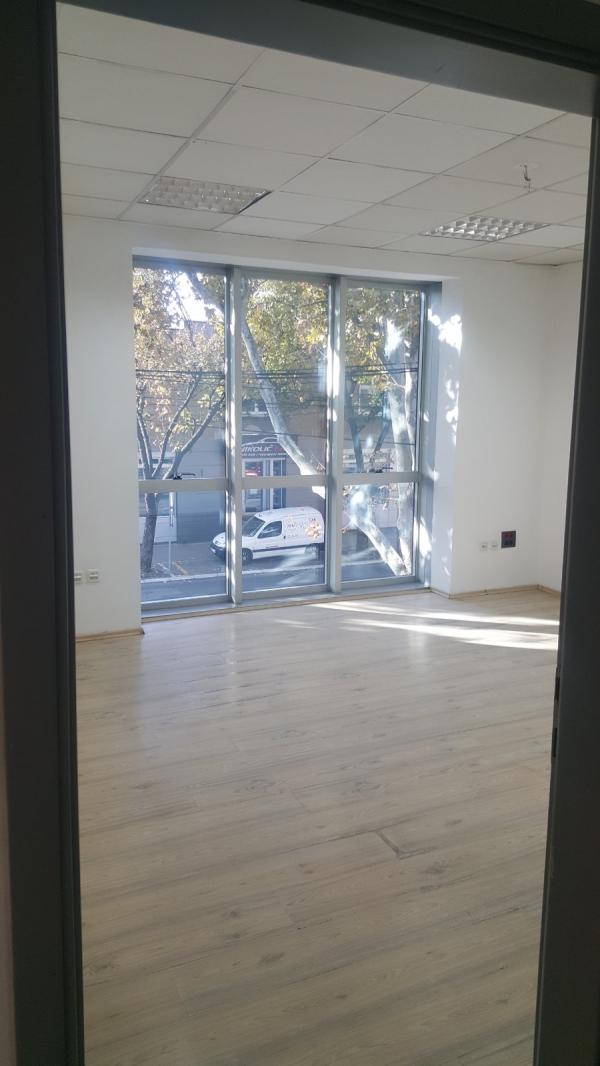 Slika 8 - Kralja Stefana Prvovenčanog broj 8,  Lokal za izdavanje, 180m2, 1.100€