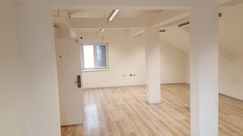 Slika 7 - Kralja Stefana Prvovenčanog broj 8,  Lokal za izdavanje, 180m2, 1.100€