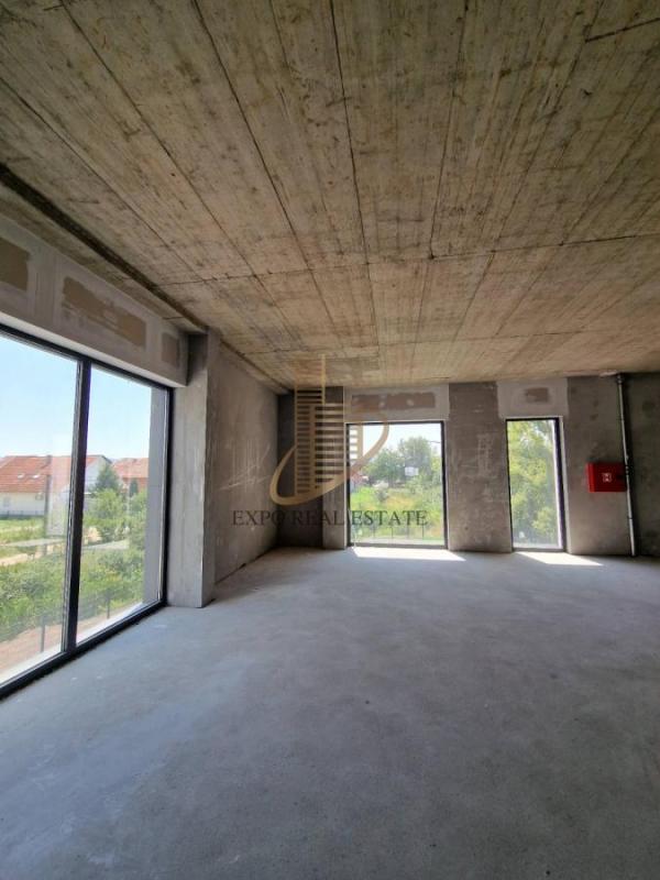 Slika 3 -  Lokal za izdavanje, 1400m2, 12€