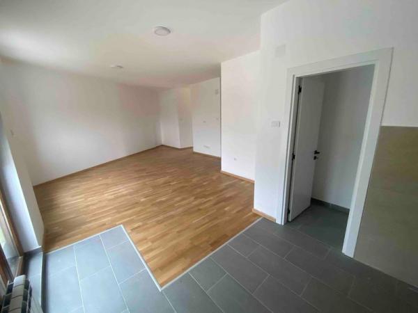 Slika 2 - Četvorosoban stan na prodaju, 84m2, 181.020€