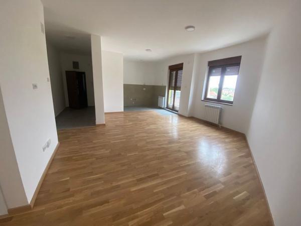 Glavna slika -Četvorosoban stan na prodaju, 84m2, 181.020€