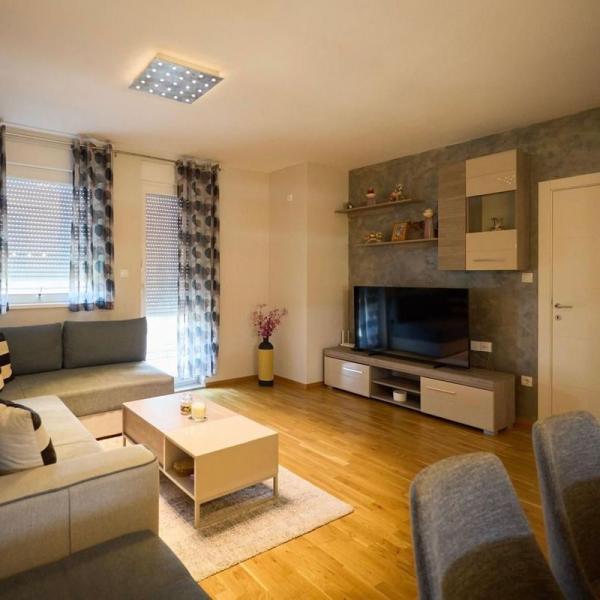 Glavna slika -Četvorosoban stan na prodaju, 81m2, 154.350€