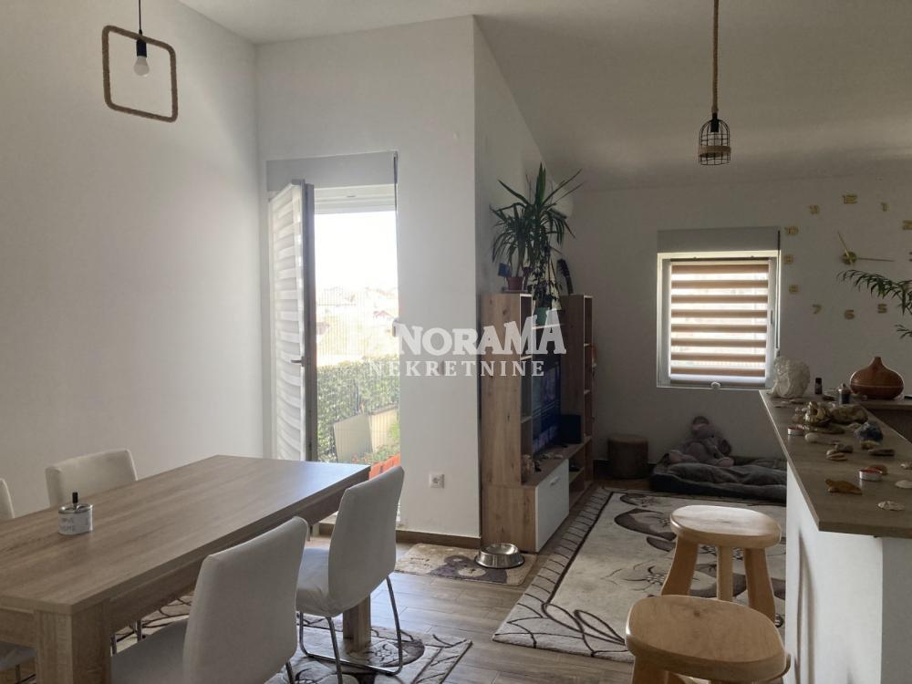 Slika 1 - Surčinska, Dvoiposoban stan na prodaju, 61m2, 152.500€