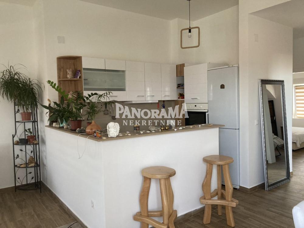 Slika 8 - Surčinska, Dvoiposoban stan na prodaju, 61m2, 152.500€