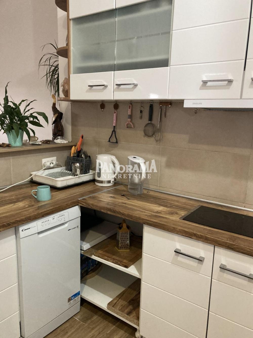 Slika 6 - Surčinska, Dvoiposoban stan na prodaju, 61m2, 152.500€
