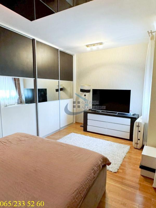 Slika 0 - Luke Vojvodića, Četvorosoban stan na prodaju, 270m2, 580.000€