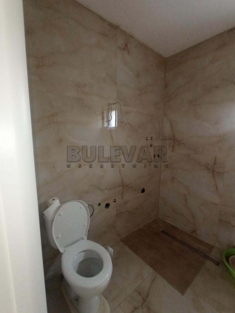 Slika 9 - Osme srpske brigade,  Lokal za izdavanje, 385m2, 2.200€