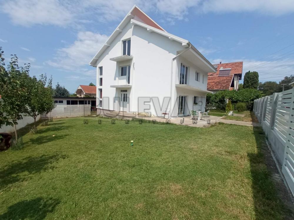 Slika 4 - Osme srpske brigade,  Lokal za izdavanje, 385m2, 2.200€