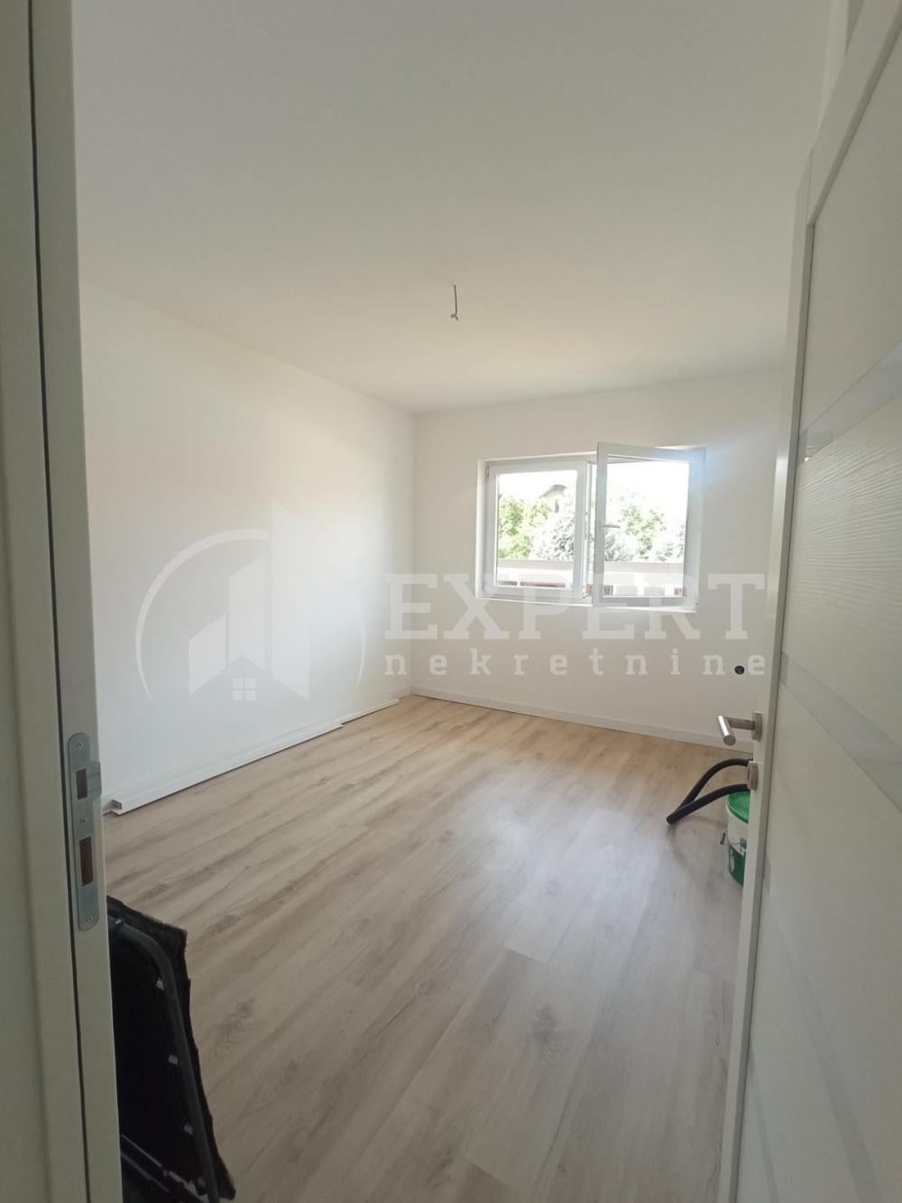 Slika 6 - Osme srpske brigade,  Lokal za izdavanje, 385m2, 2.200€