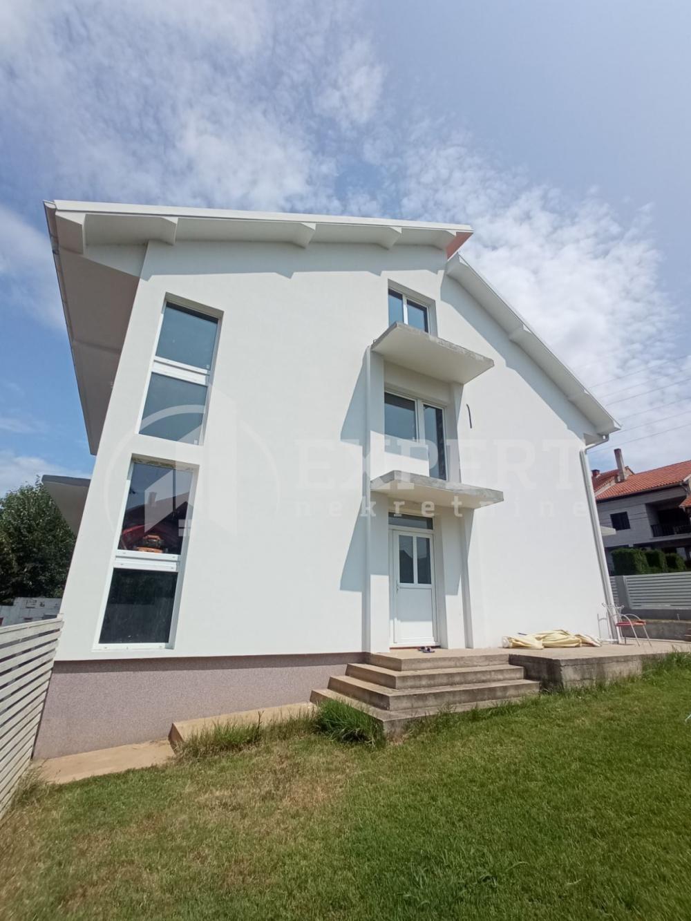 Slika 1 - Osme srpske brigade,  Lokal za izdavanje, 385m2, 2.200€