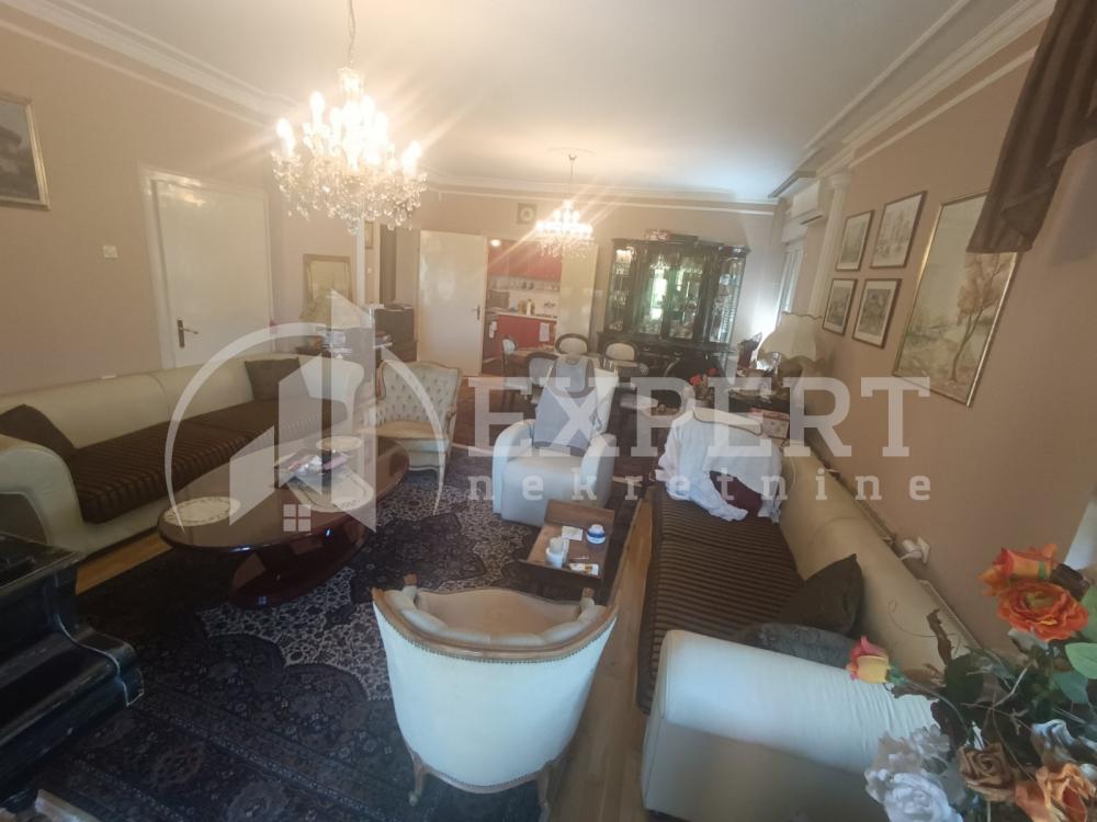 Slika 1 - Episkopska, Troiposoban stan na prodaju, 142m2, 276.000€