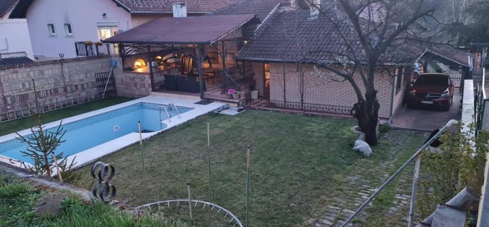 Slika 1 -  Kuća na prodaju, 165m2, 299.000€