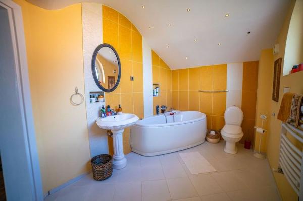 Slika 10 -  Kuća na prodaju, 251m2, 371.000€