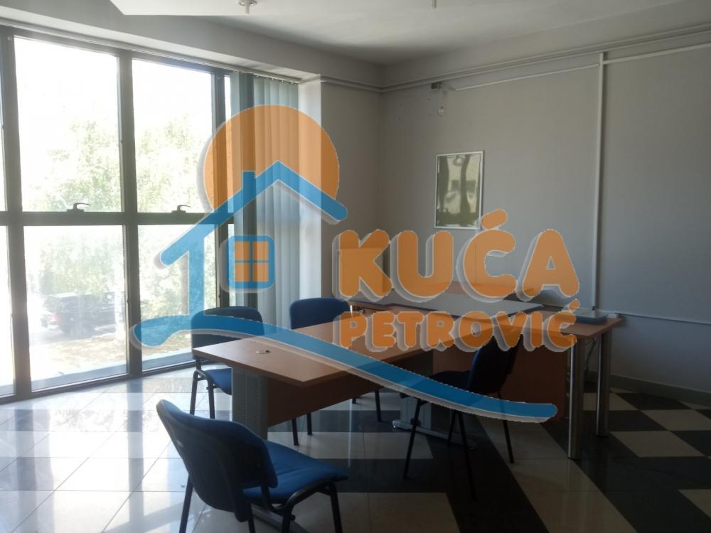 Slika 4 - Sinđelićev trg,  Lokal za izdavanje, 450m2, 4.000€