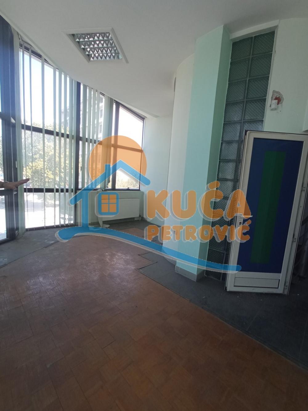 Slika 5 - Sinđelićev trg,  Lokal za izdavanje, 450m2, 4.000€