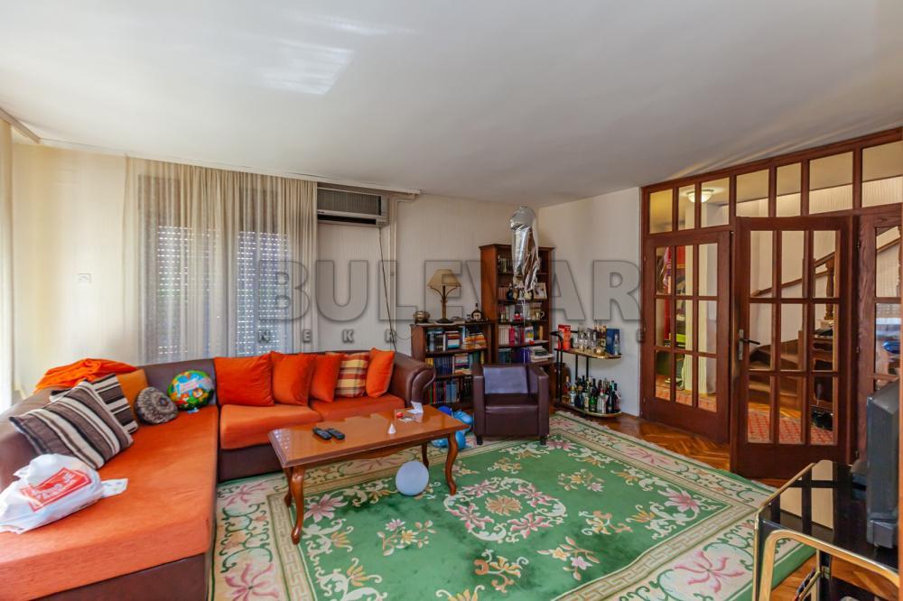 Glavna slika -Igmanska, Četvorosoban stan za izdavanje, 180m2, 500€