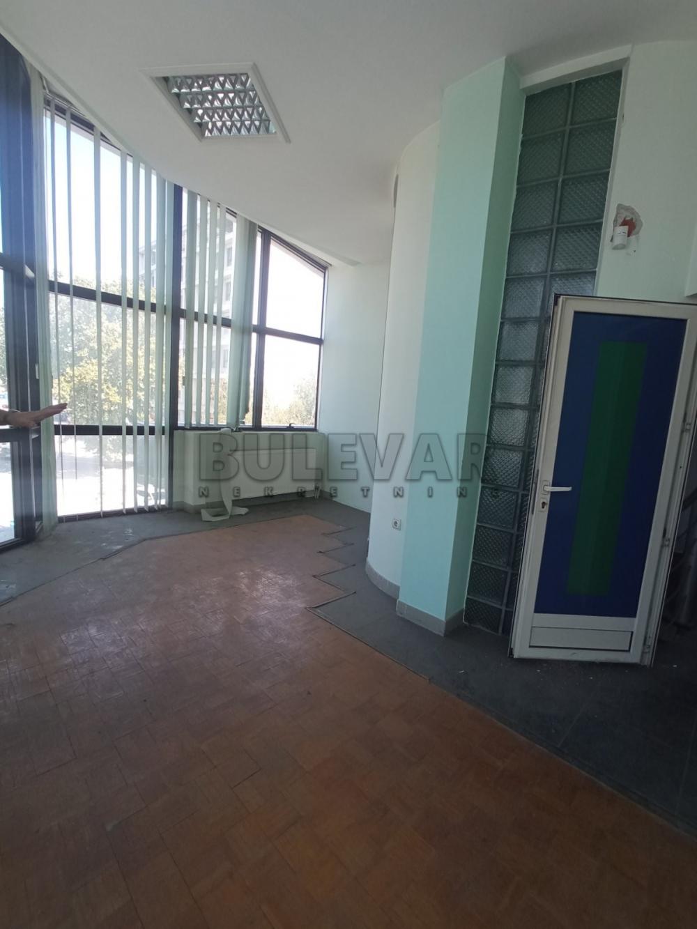 Slika 5 - Sinđelićev trg,  Lokal za izdavanje, 450m2, 5.700€