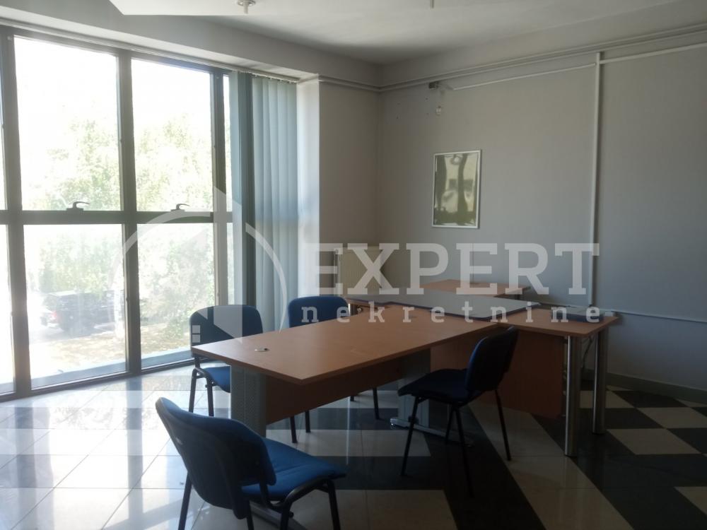 Slika 4 - Sinđelićev trg,  Lokal za izdavanje, 450m2, 5.700€