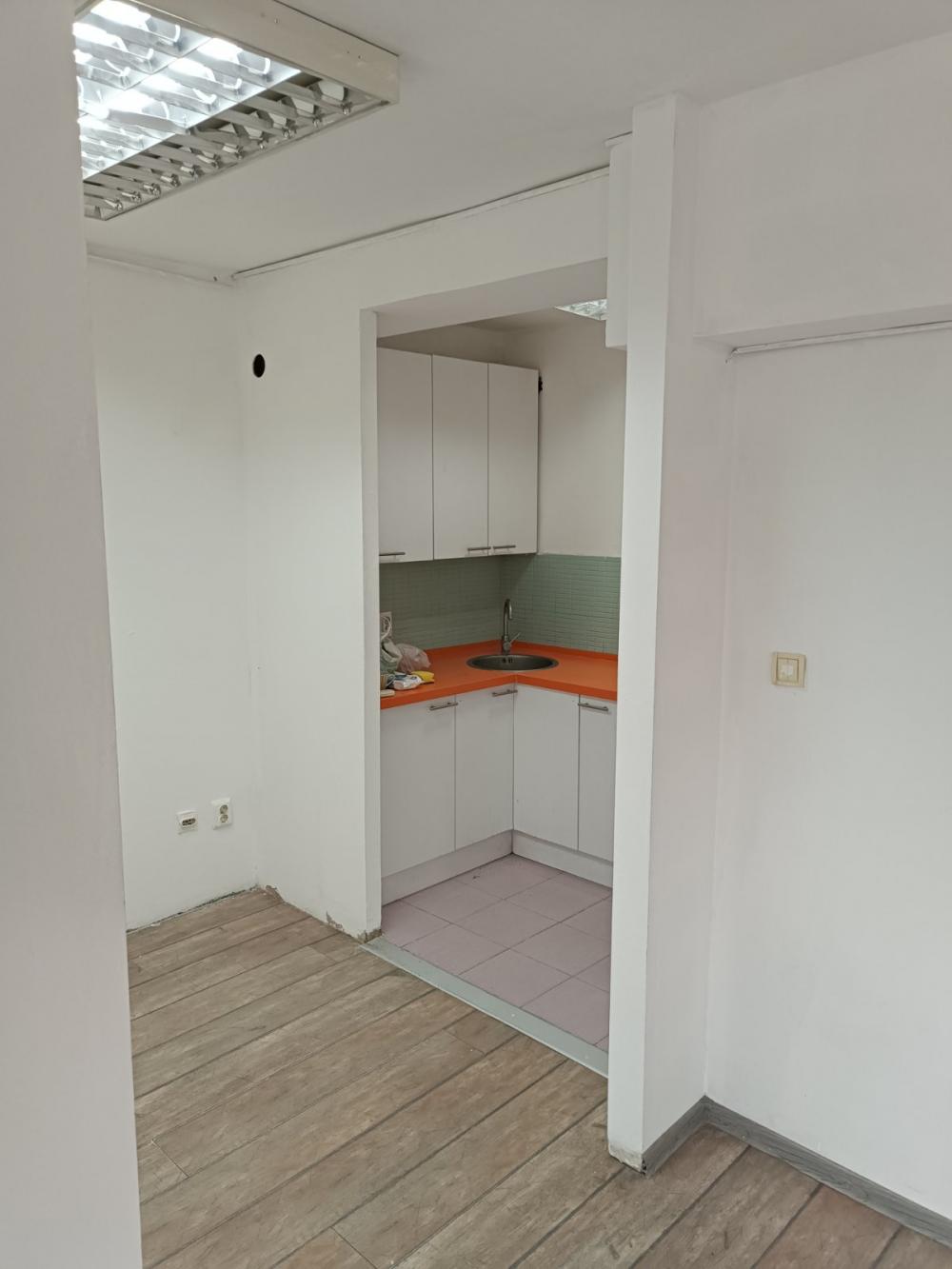 Slika 4 - Bulevar Vojvode Misica 55,  Lokal za izdavanje, 60m2, 500€