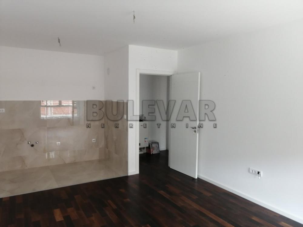 Slika 1 - Bulevar Svetog Pantelejmona, Dvoiposoban stan za izdavanje, 59m2, 450€