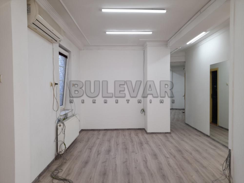 Slika 3 - Stevana Nemanje,  Kuća za izdavanje, 670m2, 3.000€