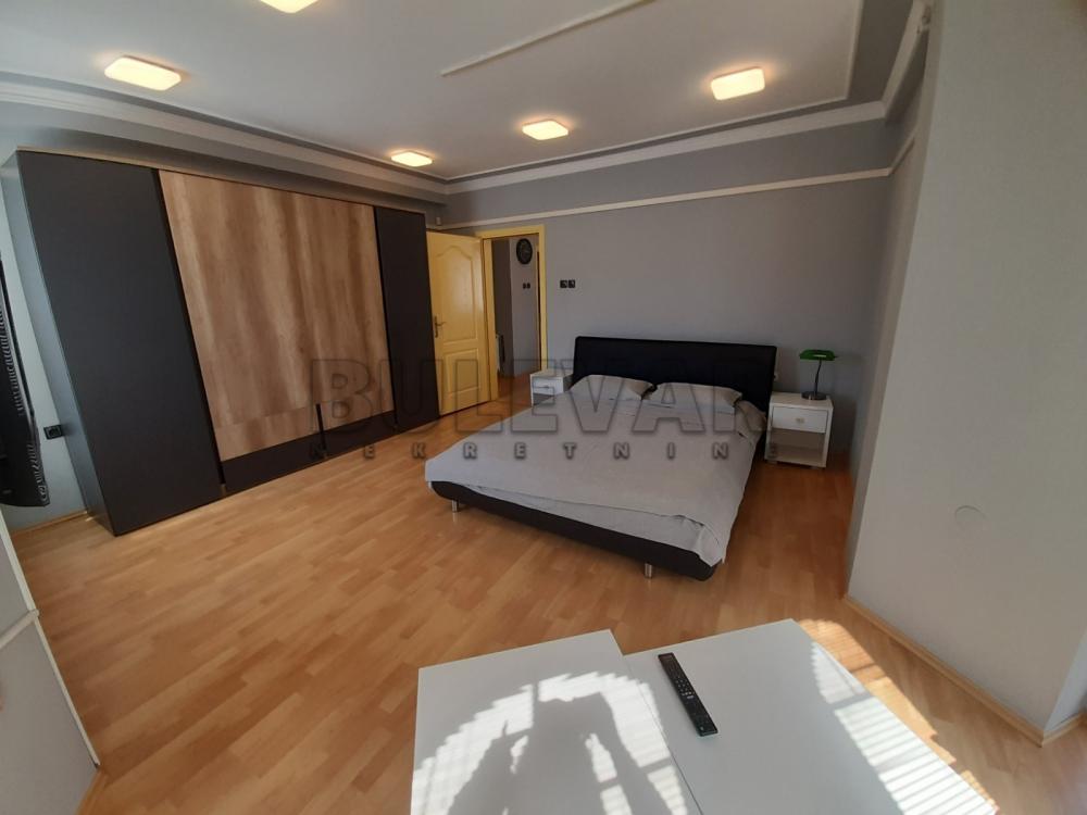 Slika 10 - Stevana Nemanje,  Kuća za izdavanje, 670m2, 3.000€