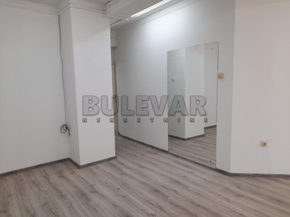 Slika 4 - Stevana Nemanje,  Kuća za izdavanje, 670m2, 3.000€