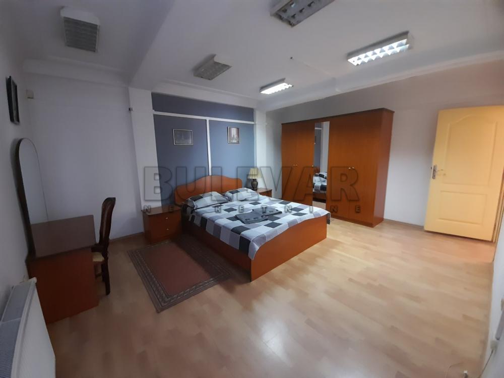 Slika 11 - Stevana Nemanje,  Kuća za izdavanje, 670m2, 3.000€