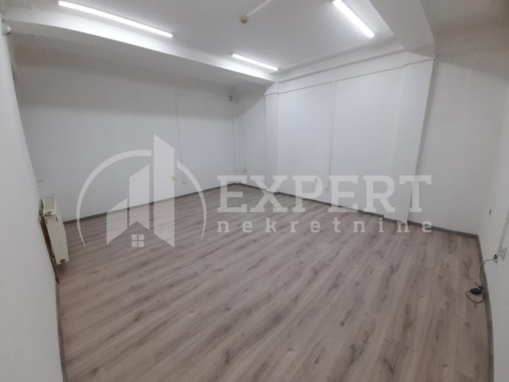 Slika 5 - Stevana Nemanje,  Kuća za izdavanje, 670m2, 3.000€