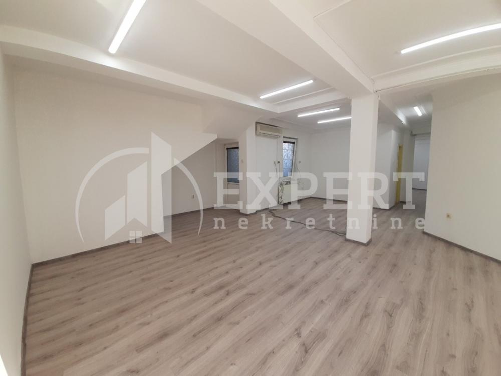 Slika 1 - Stevana Nemanje,  Kuća za izdavanje, 670m2, 3.000€